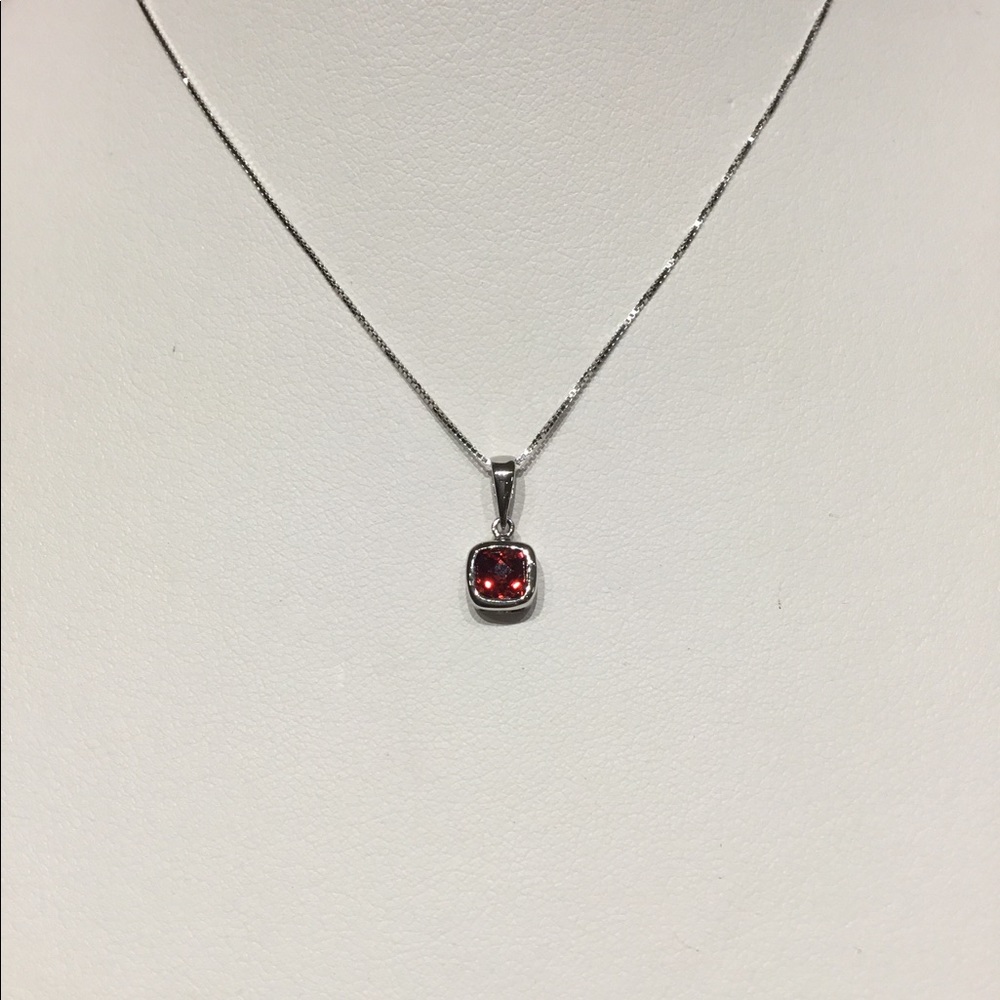 New 14KT White Gold Garnet Pendant